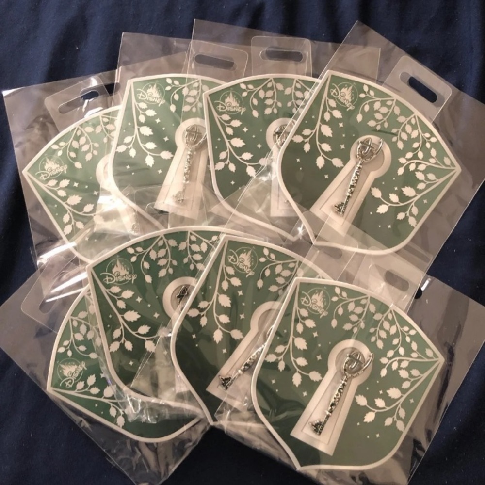 2 Disney Ceremony Keys!